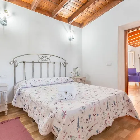 Holiday home Casas Del Bisa